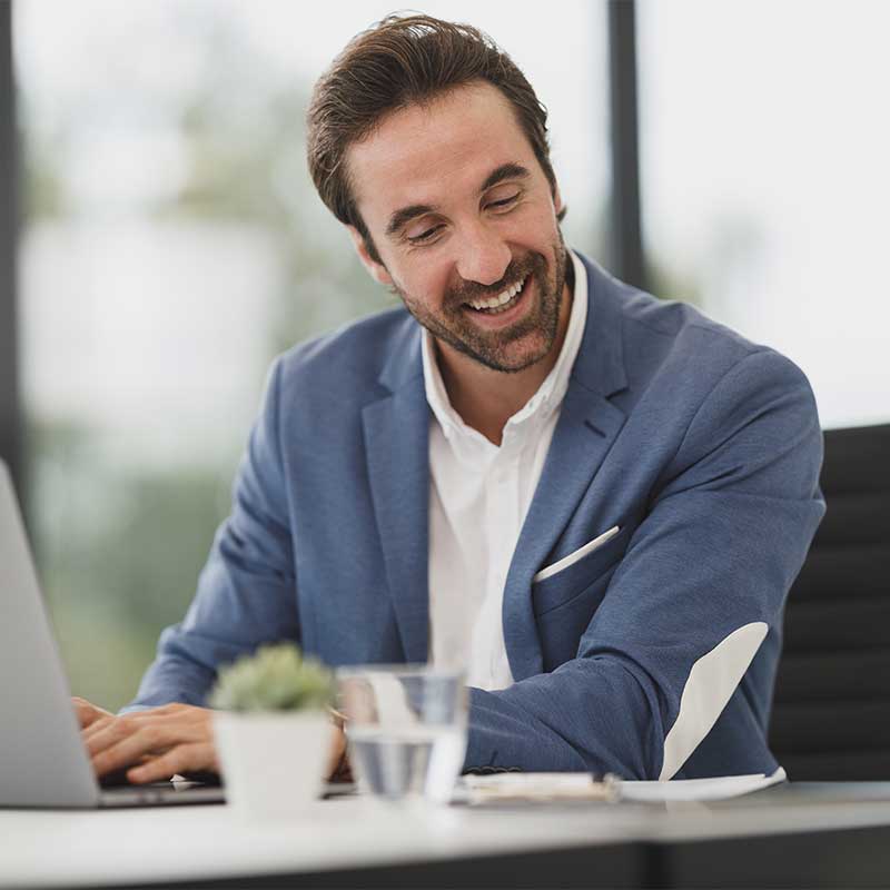 Equipe Seguros Corona com 35 anos de experiência